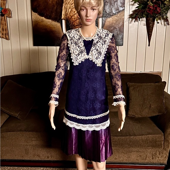 Jessica McClintock • Size 8 • Vintage • Dress • Purple • Floral Lace • Victorian - Picture 2 of 16